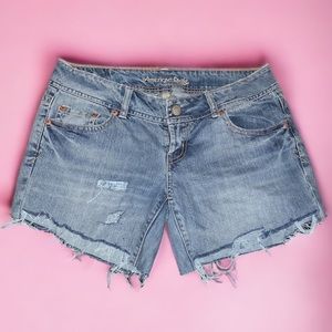 ✨AMERICAN EAGLE✨ Distressed Denim Shorts